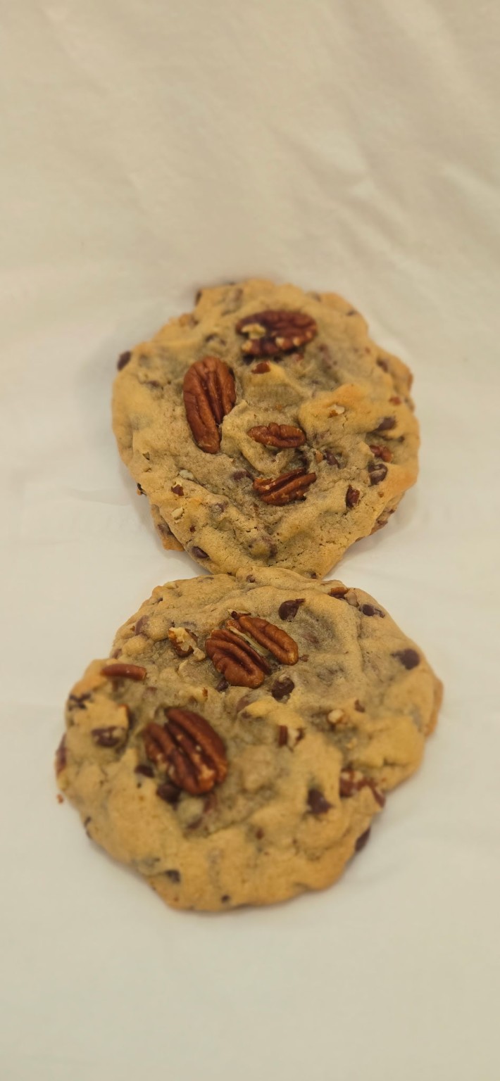 Dree Baked This Chocolate Chip with Pecans cookies topped with pecan pieces